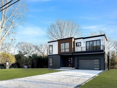 Beach Home For Sale in Southold, New York