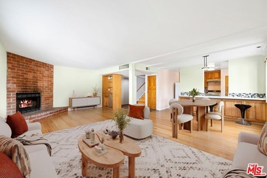 Beach Condo Active Under Contract in Venice, California