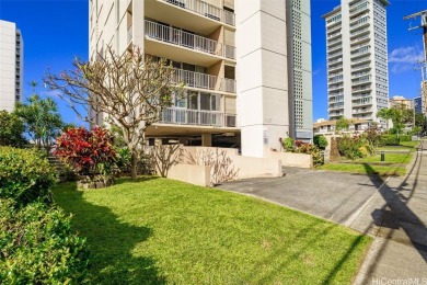 Beach Condo Active Under Contract in Honolulu, Hawaii