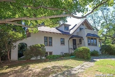 Beach Home Off Market in Sea Cliff, New York