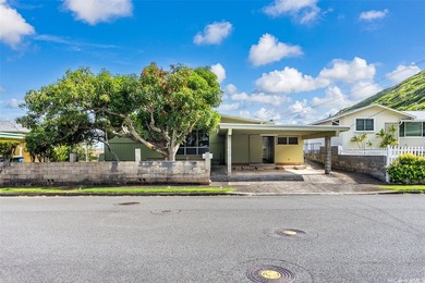 Beach Home Sale Pending in Honolulu, Hawaii