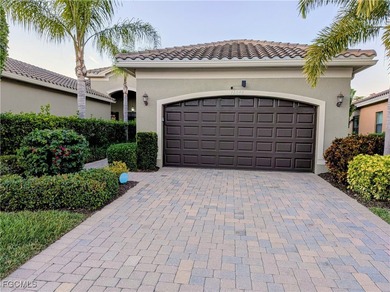 Beach Home For Sale in Fort Myers, Florida