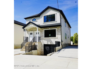 Beach Home For Sale in Staten Island, New York