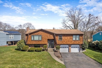 Beach Home Sale Pending in West Haven, Connecticut