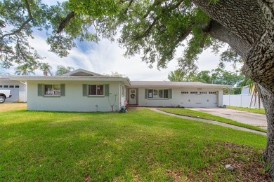 Beach Home Sale Pending in Largo, Florida