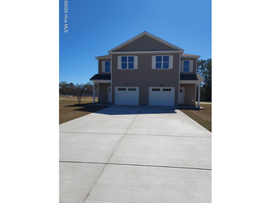 Beach Townhome/Townhouse For Sale in Swansboro, North Carolina