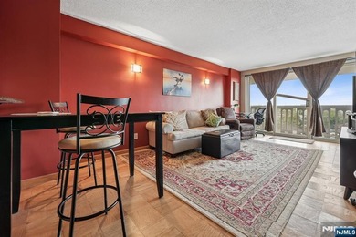 Beach Home For Sale in Fort Lee, New Jersey