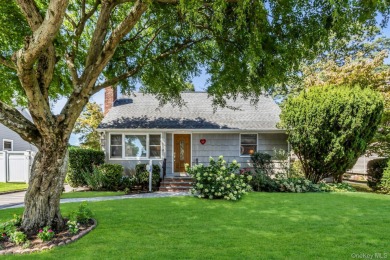 Beach Home Sale Pending in Glen Cove, New York