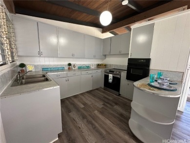 Beach Home For Sale in Haleiwa, Hawaii