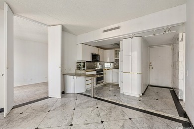 Beach Condo For Sale in Honolulu, Hawaii