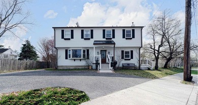 Beach Home For Sale in Mays Landing, New Jersey