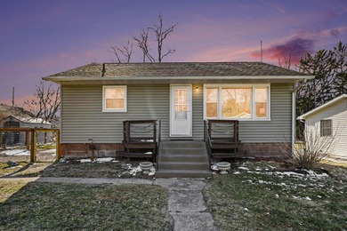 Beach Home Active Under Contract in New Buffalo, Michigan