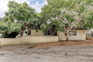 Beach Home For Sale in Manhattan Beach, California