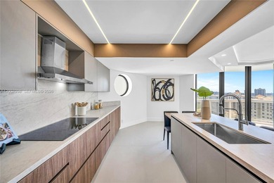 Beach Condo For Sale in Aventura, Florida