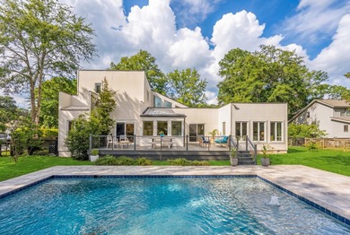 Beach Home For Sale in Mount Pleasant, South Carolina