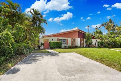 Beach Townhome/Townhouse For Sale in Margate, Florida