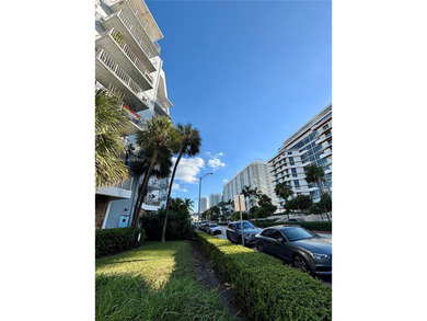 Beach Condo For Sale in Miami Beach, Florida