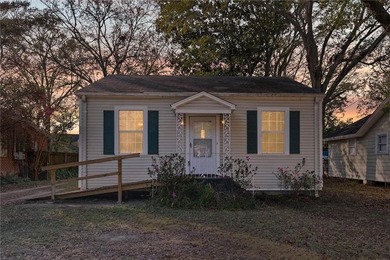 Beach Home For Sale in Mobile, Alabama