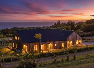 Beach Home Sale Pending in Haiku, Hawaii