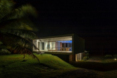 Beach Home For Sale in Haiku, Hawaii