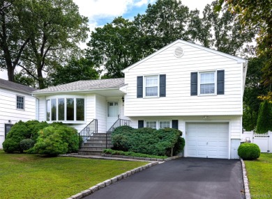 Beach Home Sale Pending in Mamaroneck, New York