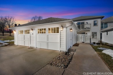 Beach Condo For Sale in Douglas, Michigan