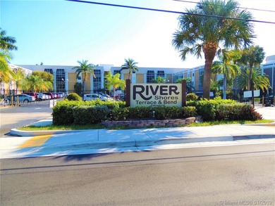 Beach Condo For Sale in Oakland Park, Florida