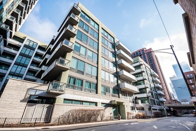 Beach Condo For Sale in Chicago, Illinois