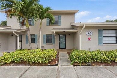 Beach Townhome/Townhouse For Sale in Largo, Florida