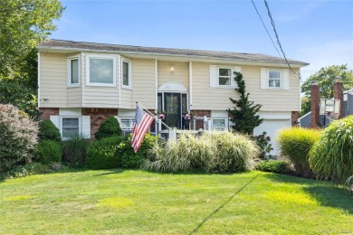 Beach Home Sale Pending in Oakdale, New York