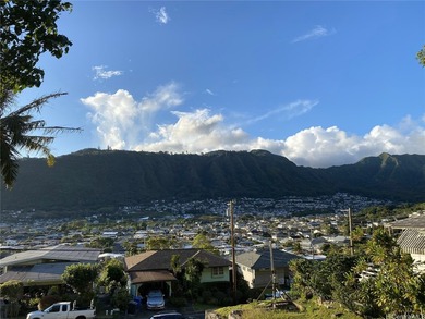 Beach Lot Active Under Contract in Honolulu, Hawaii