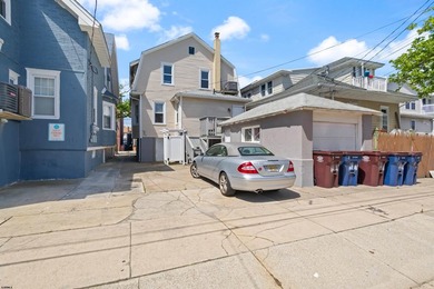 Beach Townhome/Townhouse For Sale in Ventnor, New Jersey