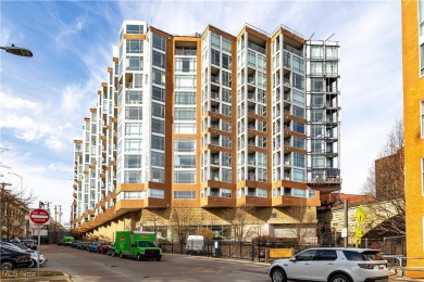 Beach Condo Sale Pending in Cleveland, Ohio
