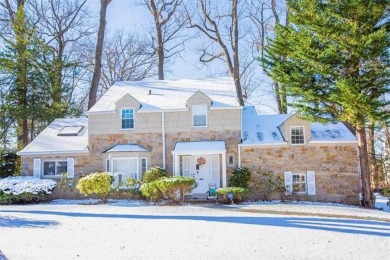 Beach Home For Sale in Great Neck, New York