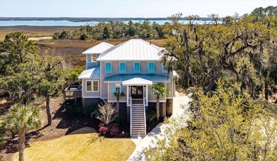 Beach Home For Sale in Mount Pleasant, South Carolina