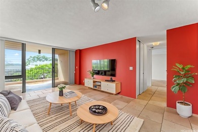 Beach Condo Active Under Contract in Honolulu, Hawaii