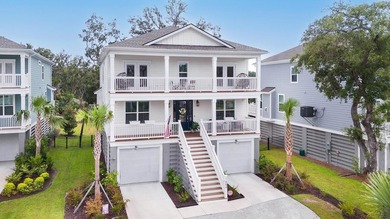 Beach Home For Sale in Mount Pleasant, South Carolina