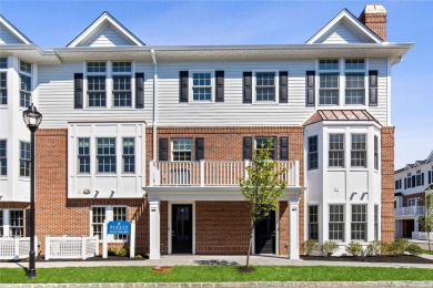 Beach Townhome/Townhouse Off Market in Roslyn, New York