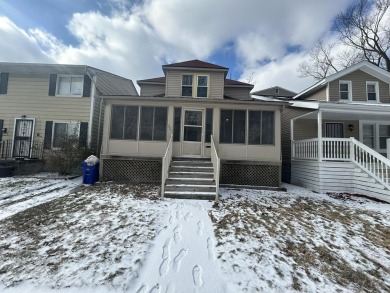 Beach Home For Sale in Detroit, Michigan