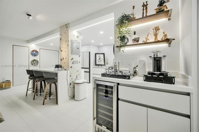 Beach Condo For Sale in Miami Beach, Florida