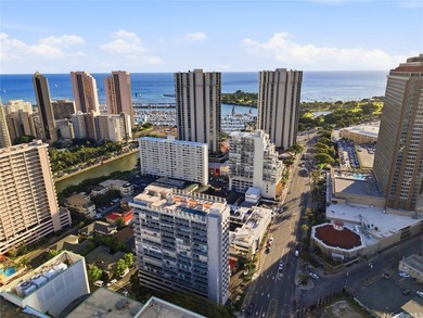 Beach Condo For Sale in Honolulu, Hawaii