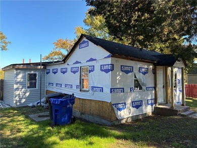 Beach Home For Sale in Portsmouth, Virginia