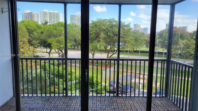 Beach Condo For Sale in Aventura, Florida
