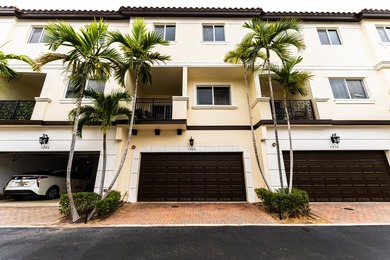 Beach Townhome/Townhouse For Sale in Boynton Beach, Florida