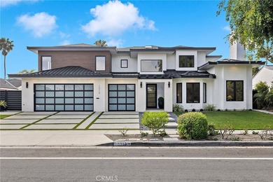 Beach Home For Sale in Newport Beach, California