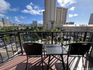Beach Condo For Sale in Honolulu, Hawaii