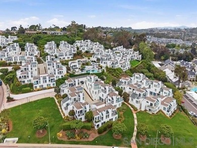 Beach Condo For Sale in Solana Beach, California