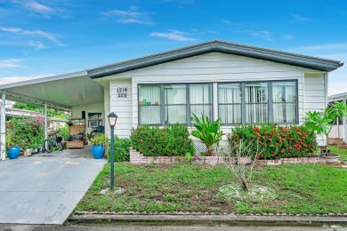 Beach Home For Sale in West Palm Beach, Florida