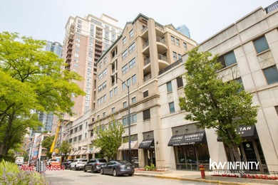 Condo For Sale in Chicago image photo picture