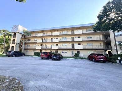 Beach Condo For Sale in Lauderhill, Florida